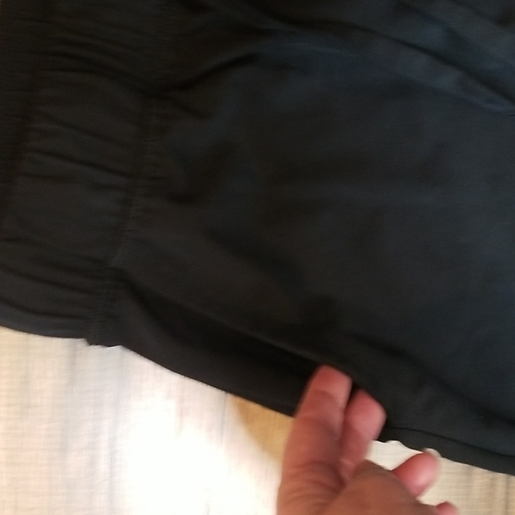 GAIAM BLACK WORKOUT PANTS WITH DRAWSTRING WAIST AND RUCHED HEM - Picture 4 of 14